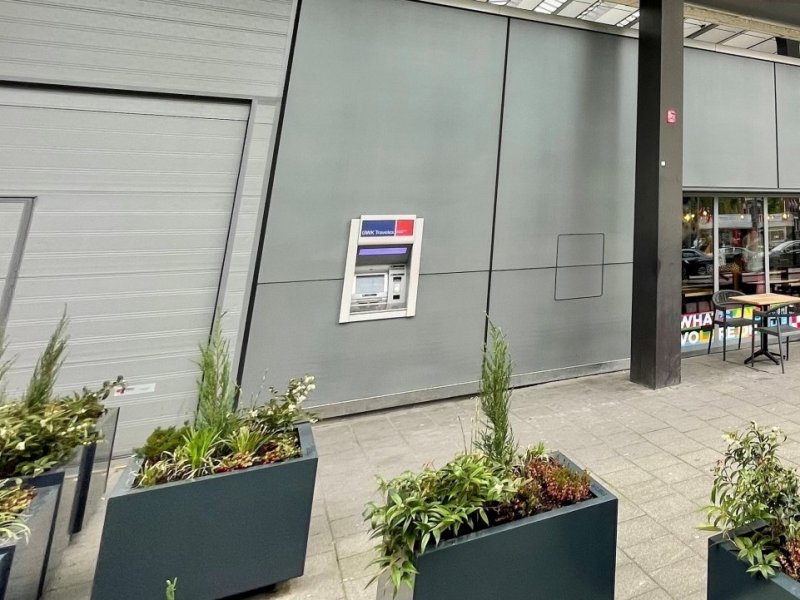 Een geldautomaat van GWK Travelex op station Rotterdam Centraal. (Foto: NS)